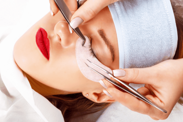 Close-up-of-therapist-doing Ripsmetehniku kahepäevane baaskoolitus + stardikomplekt