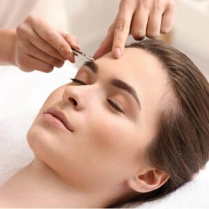 eyebrow-correction-procedure Henna kulmude modelleerimise koolitus + stradikomplekt